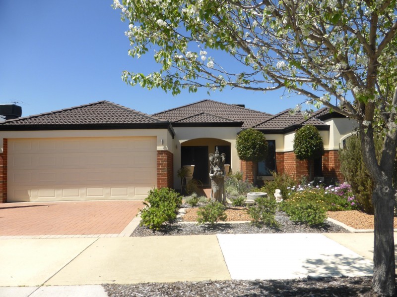 22 Birmingham Parade, Piara Waters WA 6112