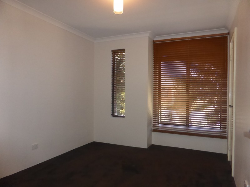 22 Birmingham Parade, Piara Waters WA 6112