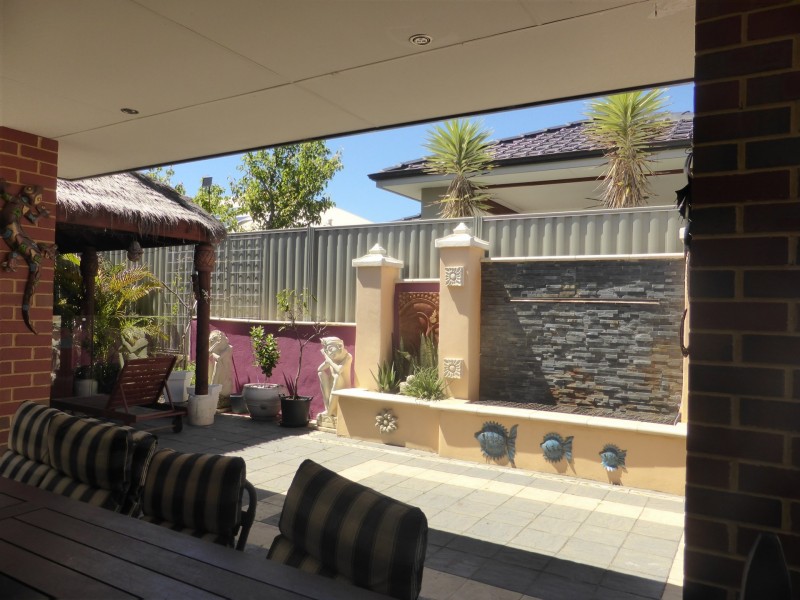 22 Birmingham Parade, Piara Waters WA 6112