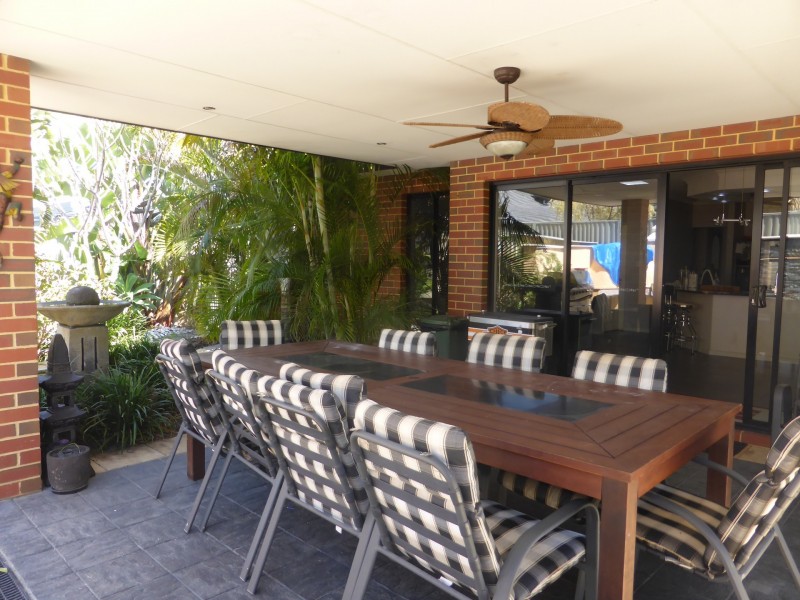 22 Birmingham Parade, Piara Waters WA 6112