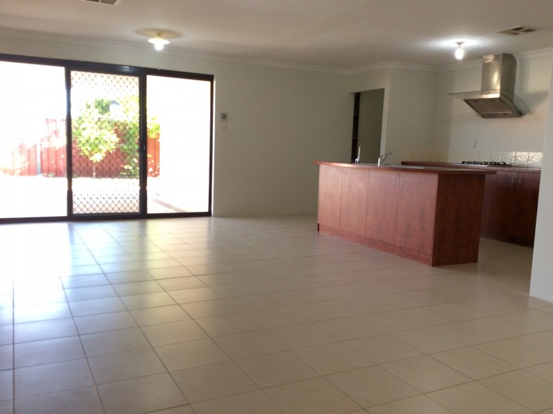 2 Pilkington Street, Canning Vale WA 6155