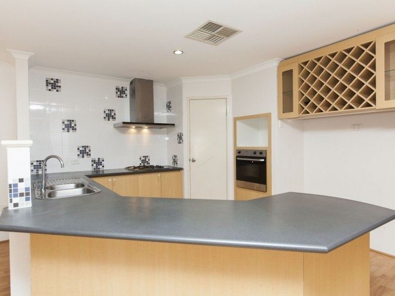 6 Waxberry Gardens, Canning Vale WA 6155