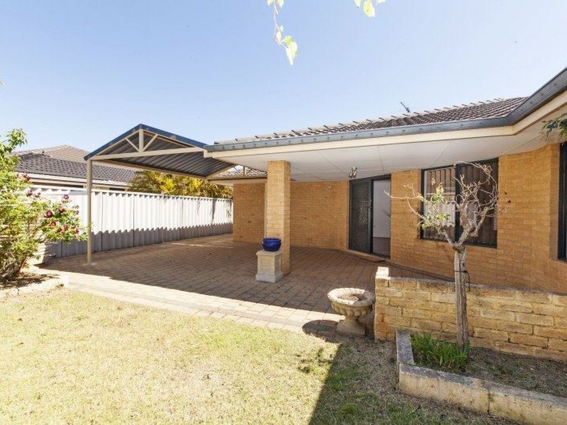 6 Waxberry Gardens, Canning Vale WA 6155
