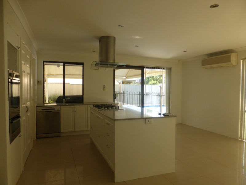 7 Brunswick Road, Thornlie WA 6108