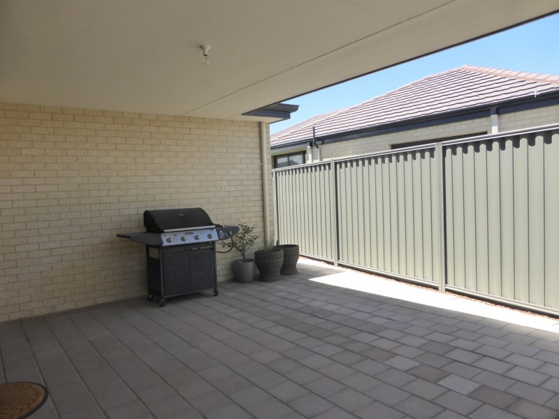 18 Kellogg Drive, Piara Waters WA 6112