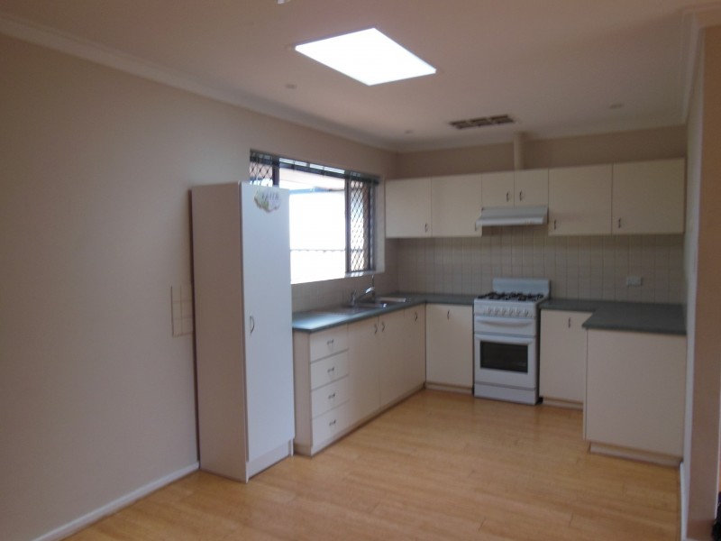 9 Patfield Street, Kelmscott WA 6111