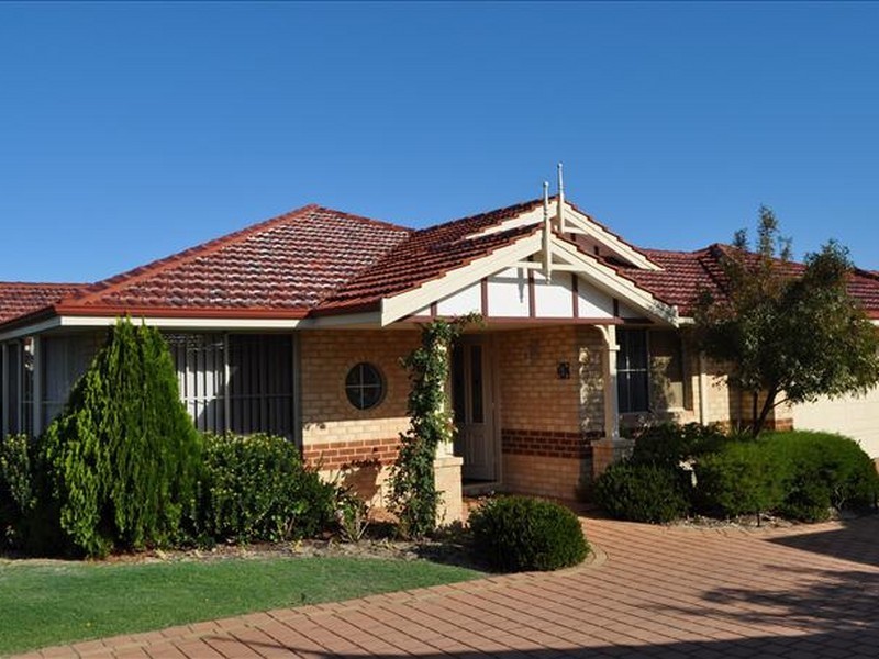 1/2 Planetree Pass, Canning Vale WA 6155