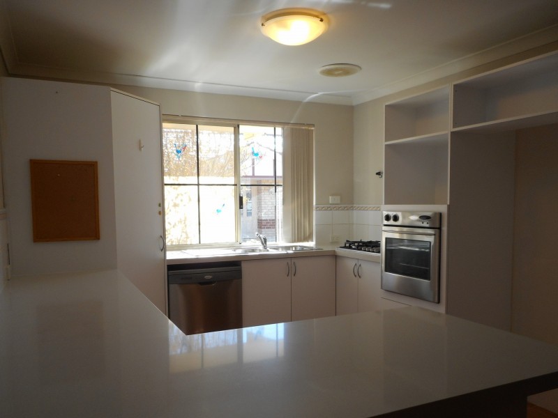 1/2 Planetree Pass, Canning Vale WA 6155