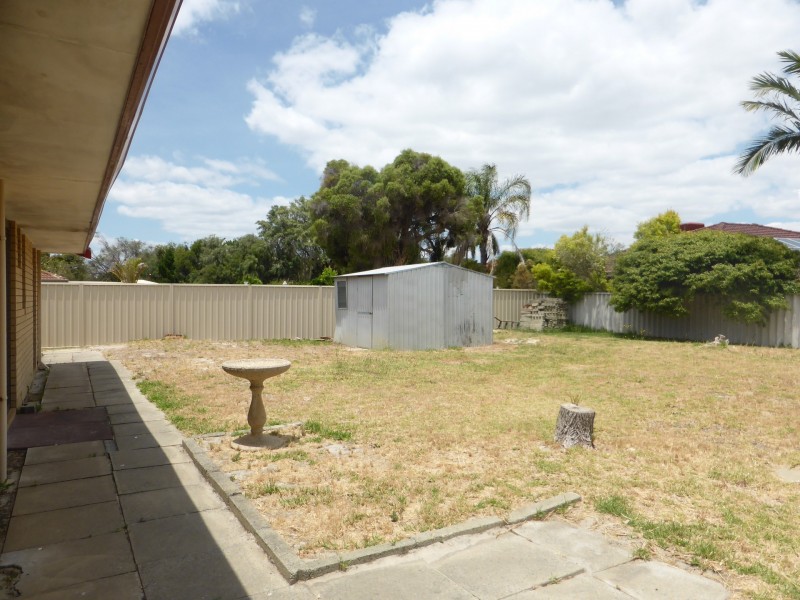 11 Bullfinch Street, Huntingdale WA 6110