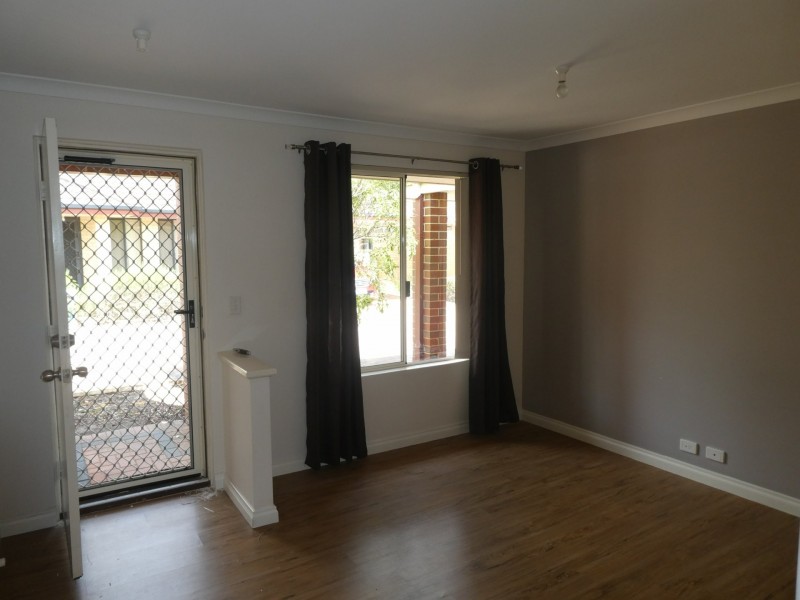 11/51 Third Avenue, Kelmscott WA 6111