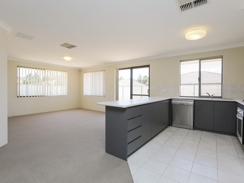 24 Fallon Place, Seville Grove WA 6112