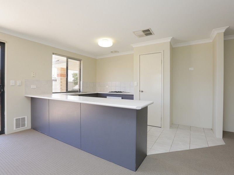24 Fallon Place, Seville Grove WA 6112