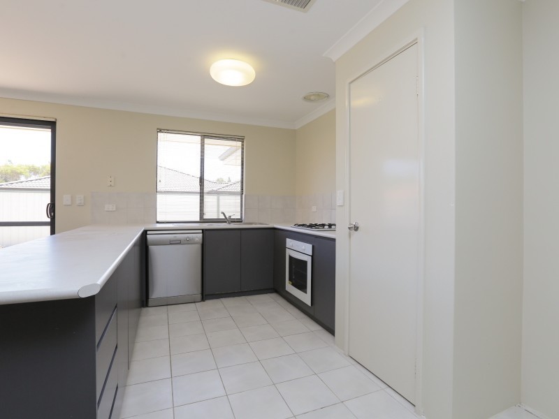 24 Fallon Place, Seville Grove WA 6112