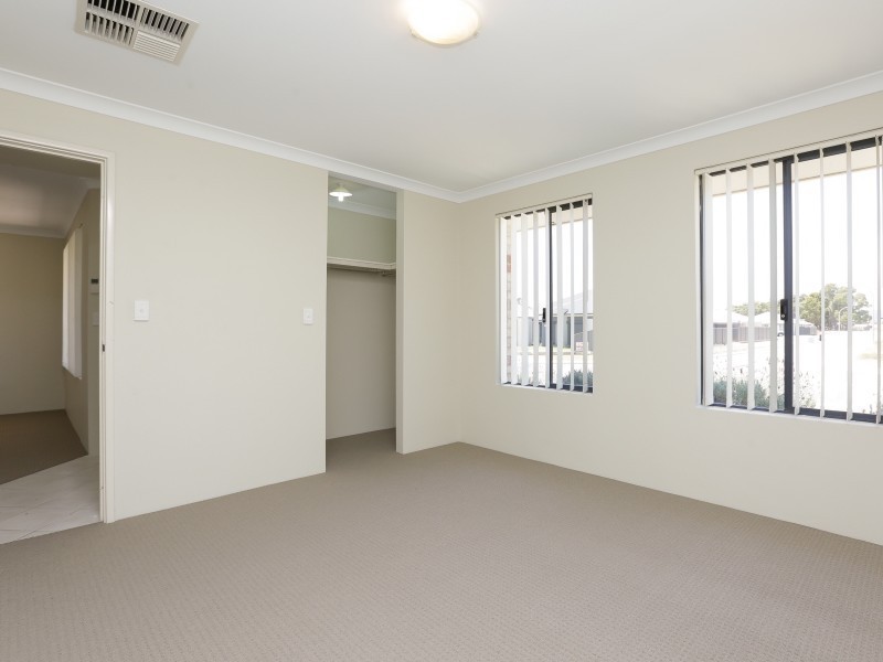 24 Fallon Place, Seville Grove WA 6112