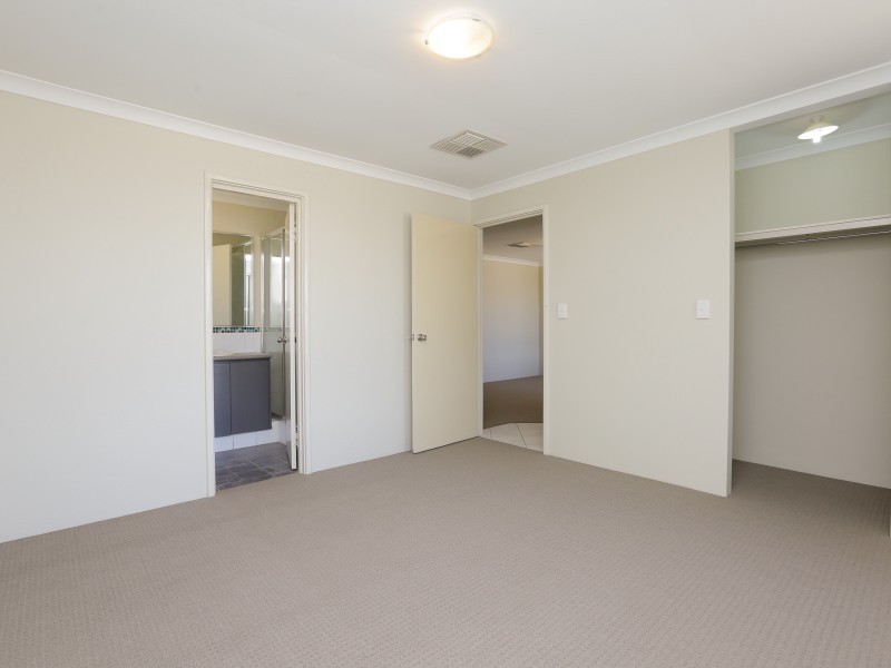 24 Fallon Place, Seville Grove WA 6112