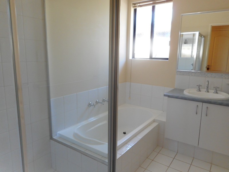 4/3 Sofia Rise, Southern River WA 6110