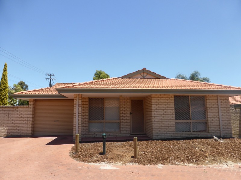 1/39 Spring Road, Thornlie WA 6108