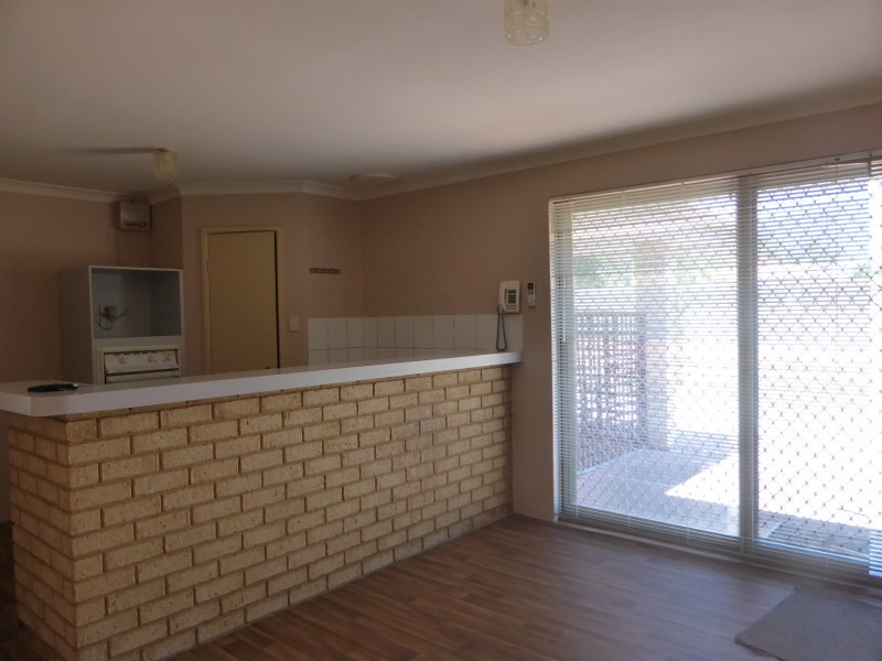 1/39 Spring Road, Thornlie WA 6108