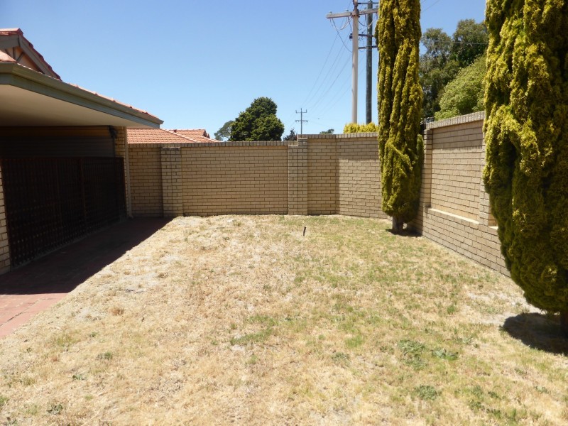 1/39 Spring Road, Thornlie WA 6108