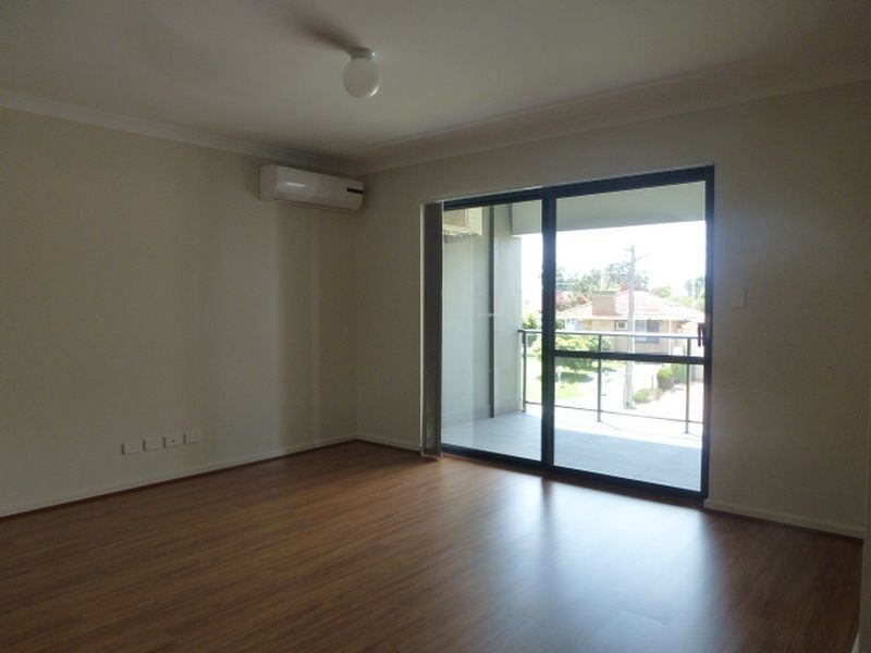 4/27 Camberwell Street, Beckenham WA 6107