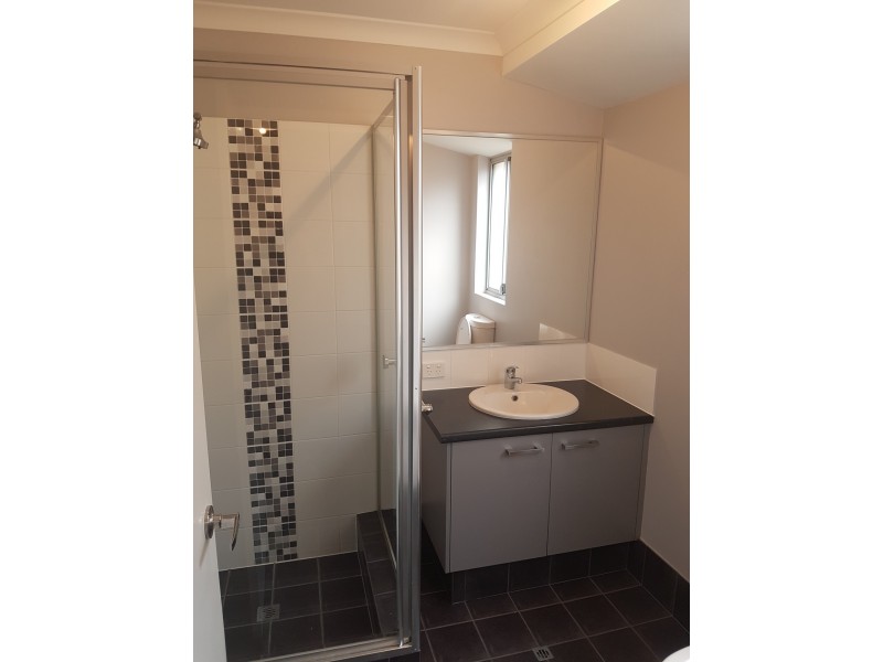 75 Monticello Parkway, Piara Waters WA 6112