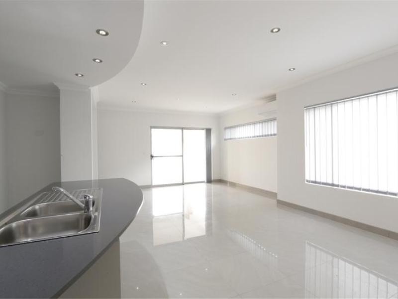 7 Hopkins Court, Southern River WA 6110