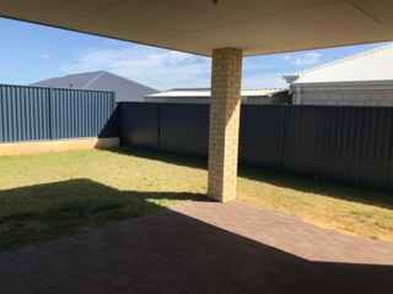 24 Zircon Drive, Byford WA 6122
