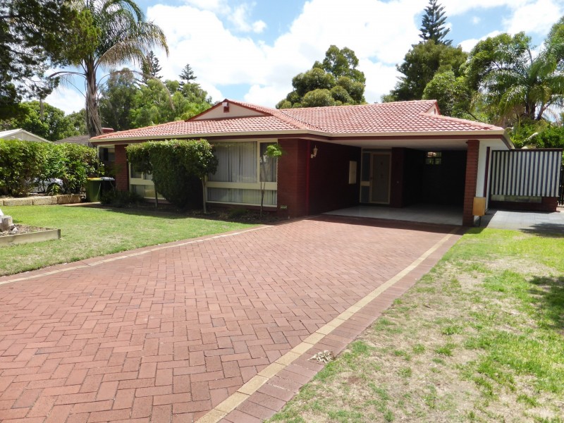 15 Princeton Court, Thornlie WA 6108