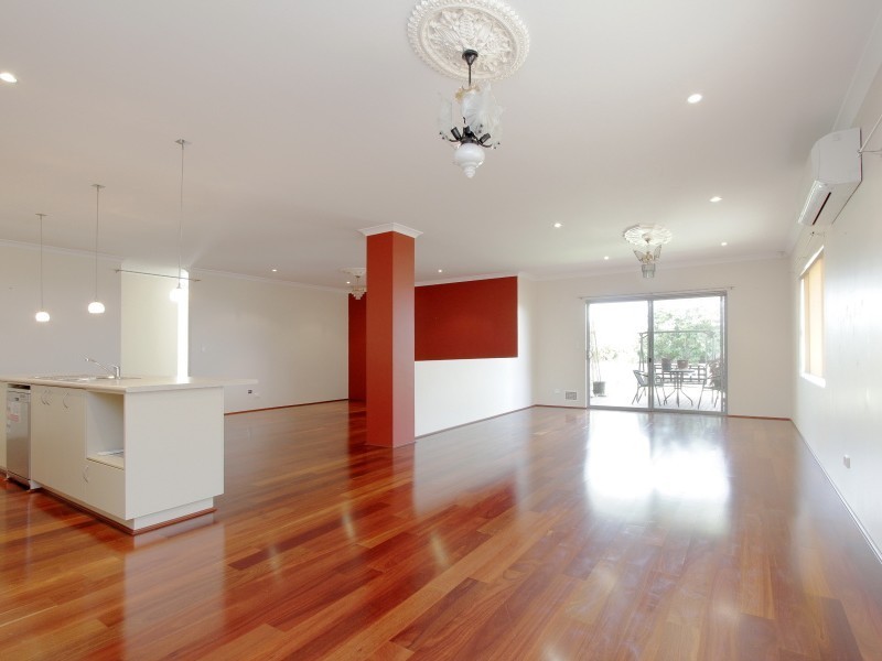 92 Waterfoot Loop, Canning Vale WA 6155