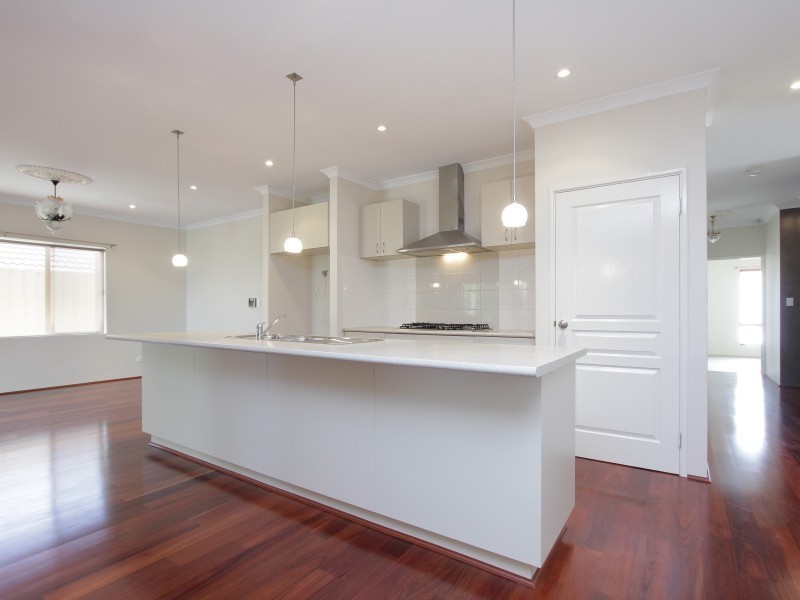 92 Waterfoot Loop, Canning Vale WA 6155