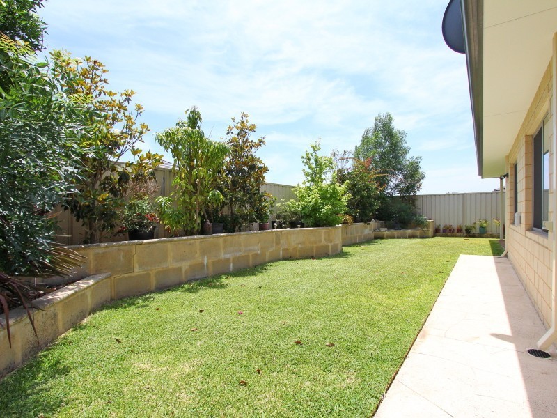 92 Waterfoot Loop, Canning Vale WA 6155