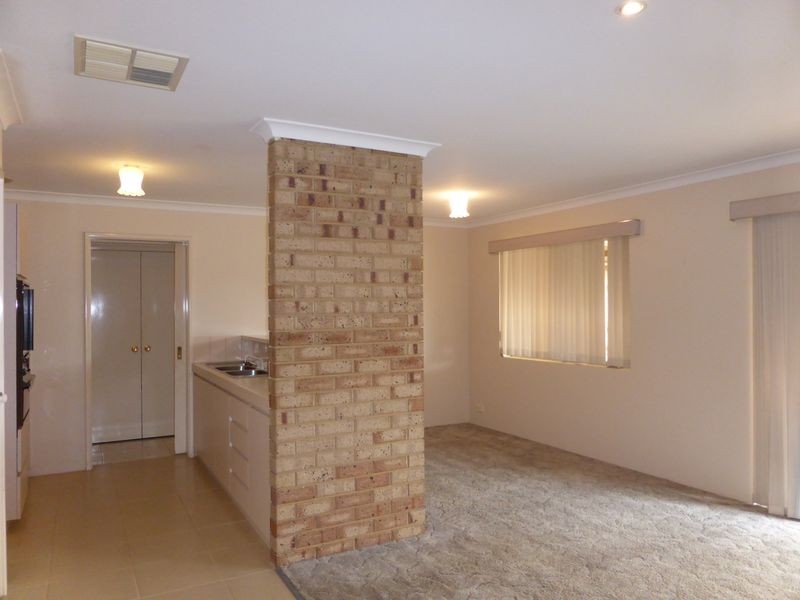 12/6 Lester Drive, Thornlie WA 6108