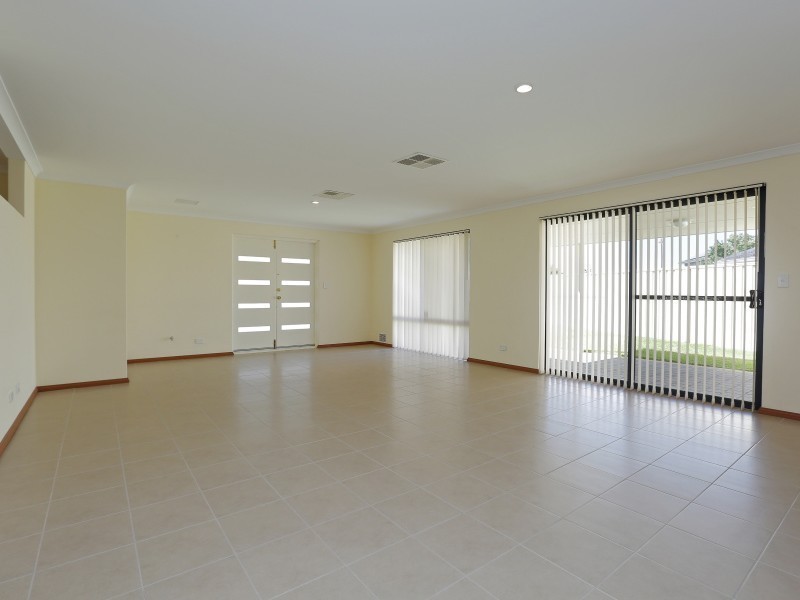 2 Parnell Way, Canning Vale WA 6155