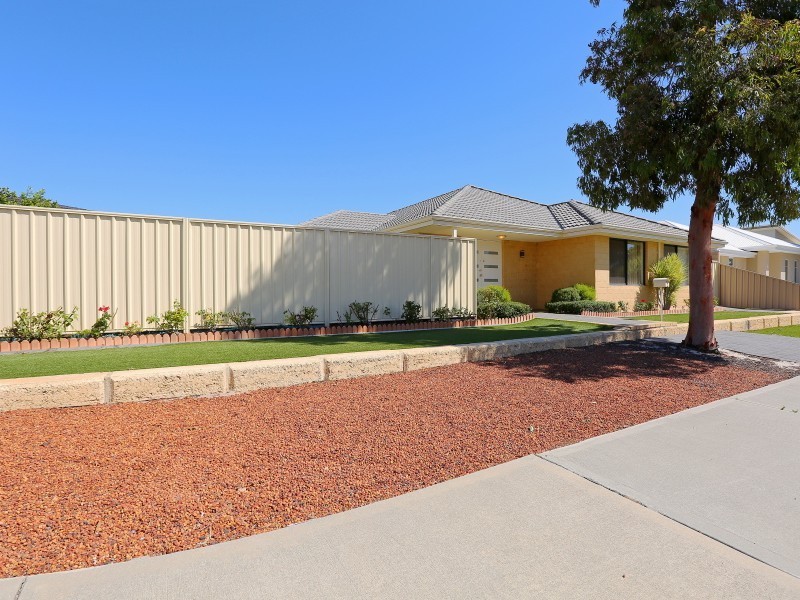 2 Parnell Way, Canning Vale WA 6155