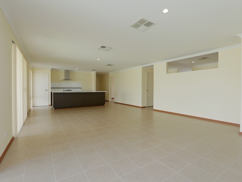 2 Parnell Way, Canning Vale WA 6155