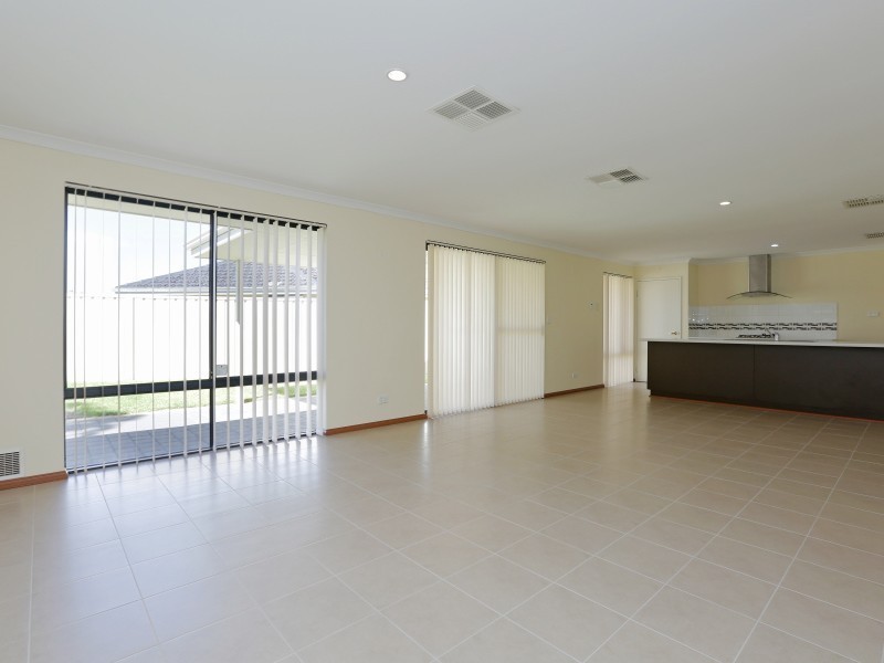 2 Parnell Way, Canning Vale WA 6155