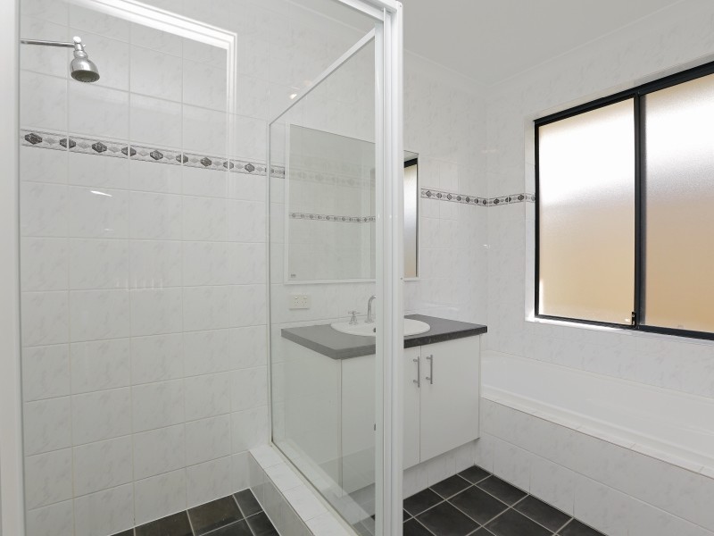 2 Parnell Way, Canning Vale WA 6155