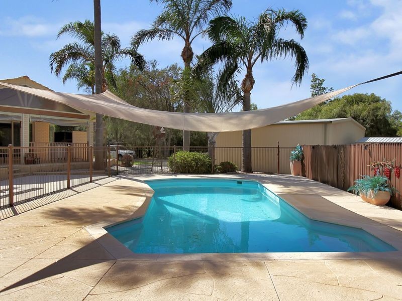 23 Livingstone Drive, Canning Vale WA 6155