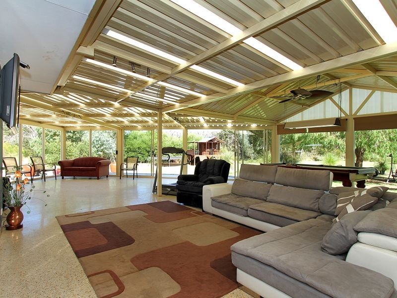 23 Livingstone Drive, Canning Vale WA 6155