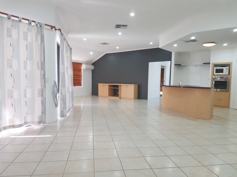 8 Bressingham Street, Canning Vale WA 6155