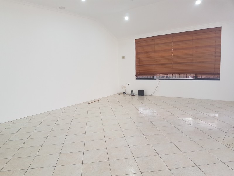 8 Bressingham Street, Canning Vale WA 6155