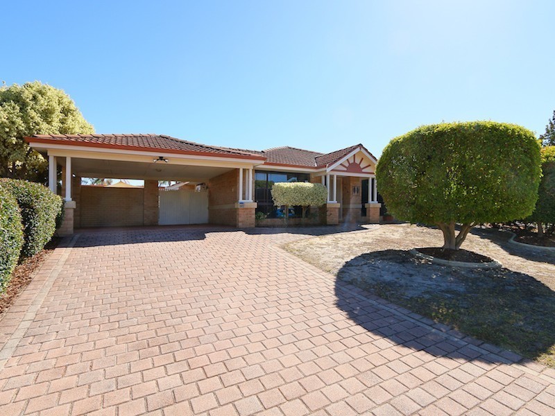 11 Aster Court, Thornlie WA 6108