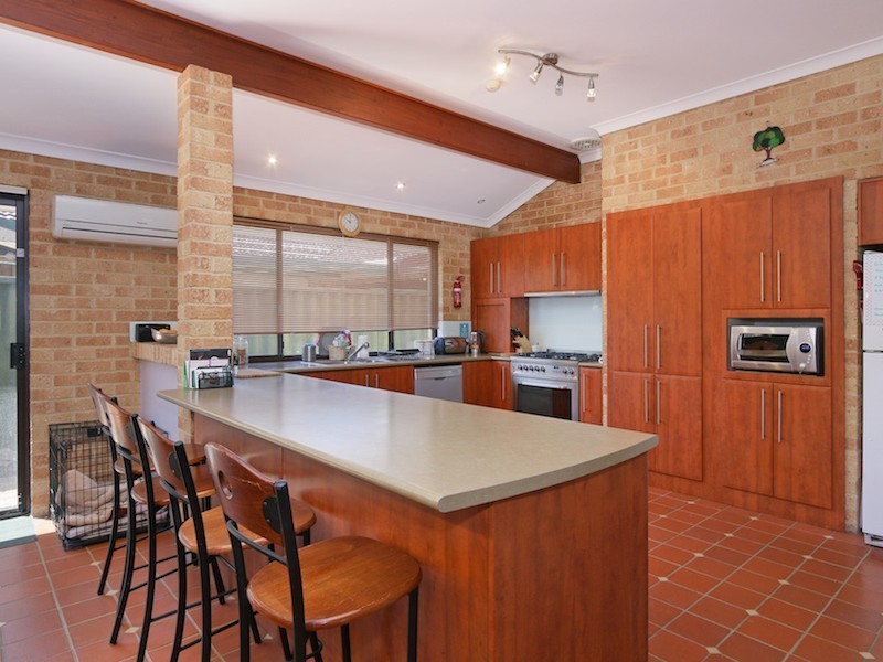 11 Aster Court, Thornlie WA 6108