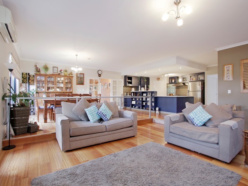 6 Deflexa Road, Canning Vale WA 6155