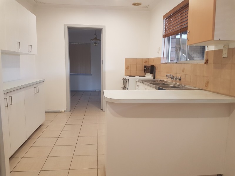 6 Angela Way, Maddington WA 6109