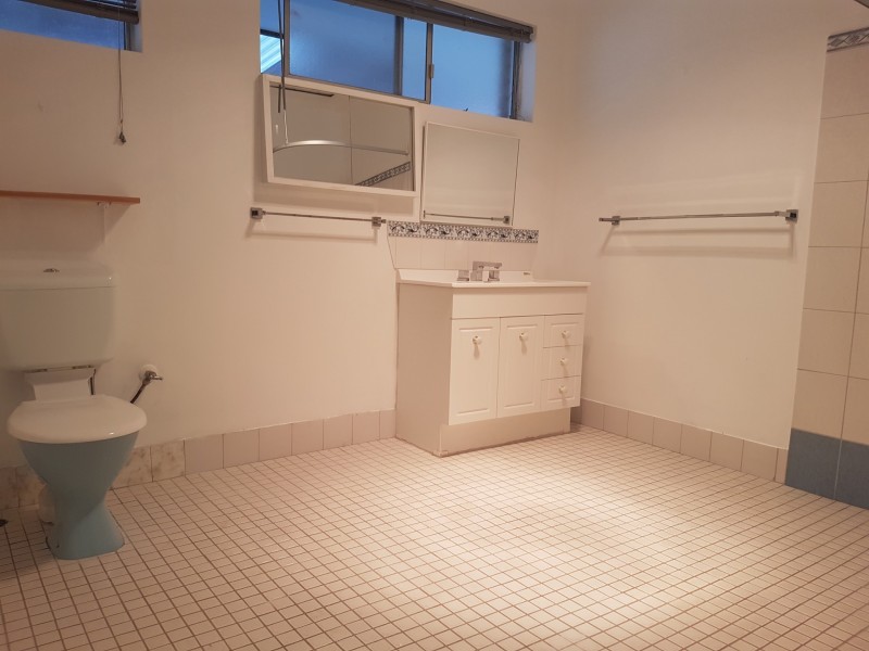 6 Angela Way, Maddington WA 6109