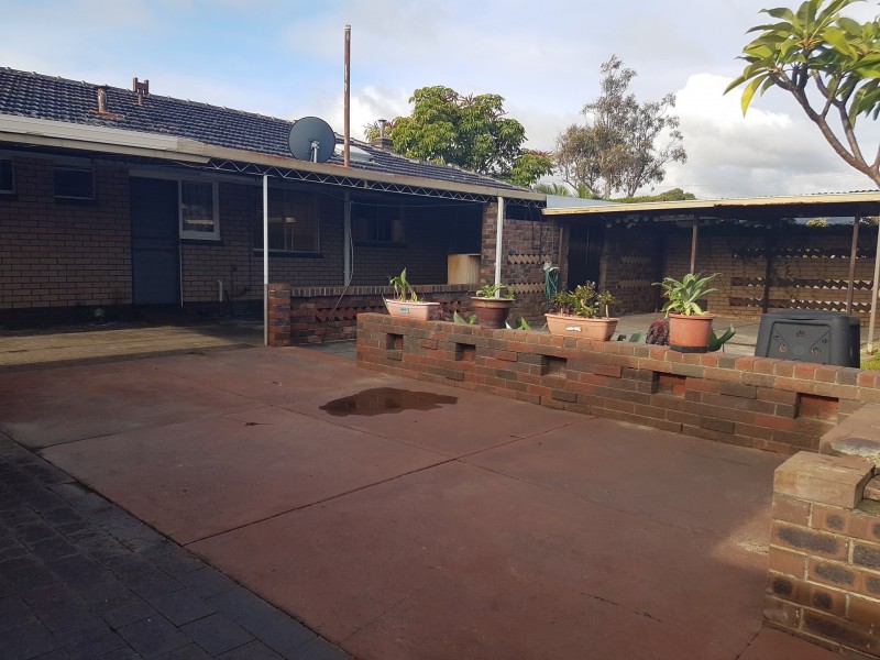 6 Angela Way, Maddington WA 6109