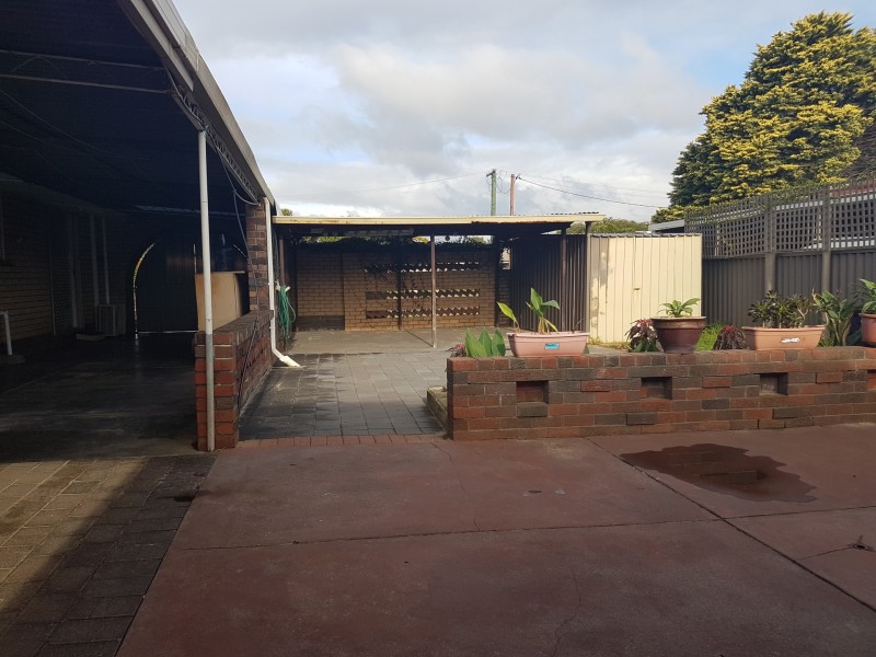 6 Angela Way, Maddington WA 6109