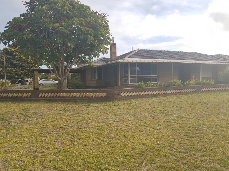 6 Angela Way, Maddington WA 6109