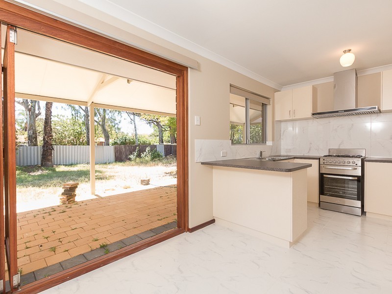 9 Mercer Close, Thornlie WA 6108